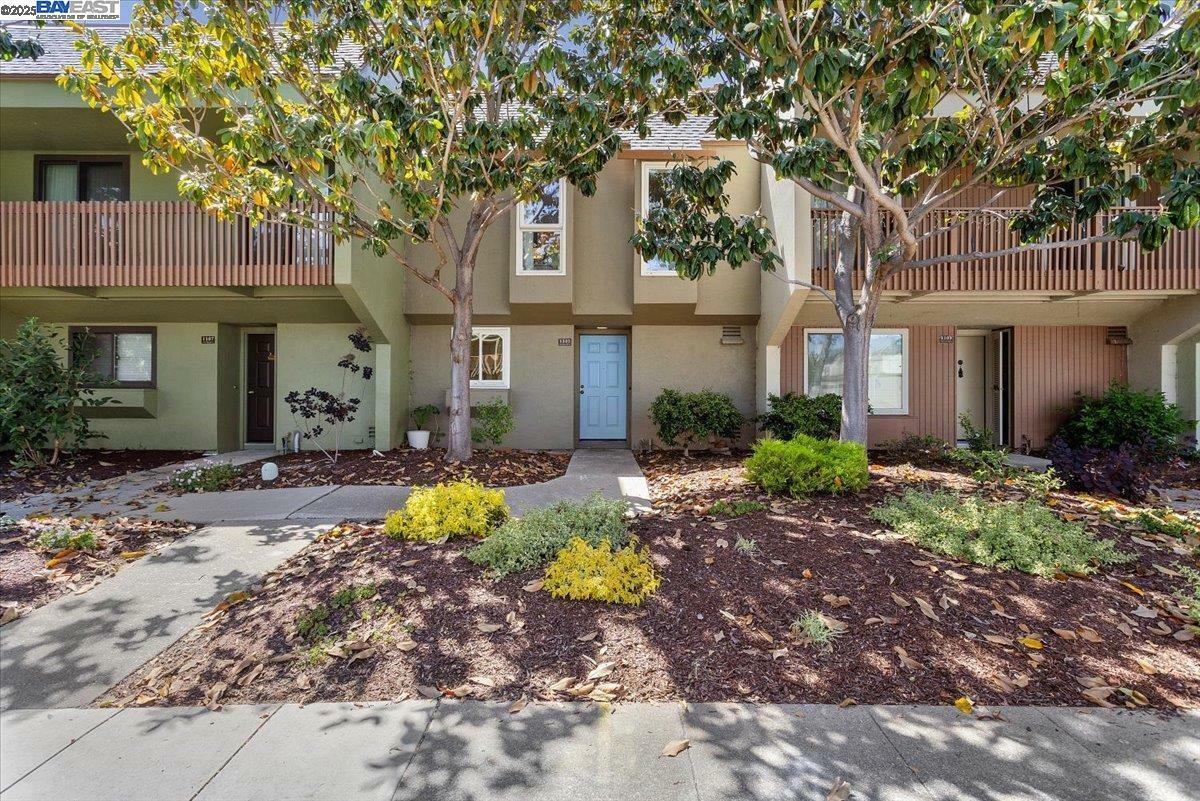 1105 Fontana Dr  Alameda CA 94502 photo