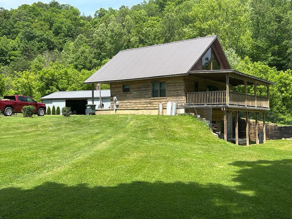 Property Photo: 408 Vanhoose Drive KY 41263
