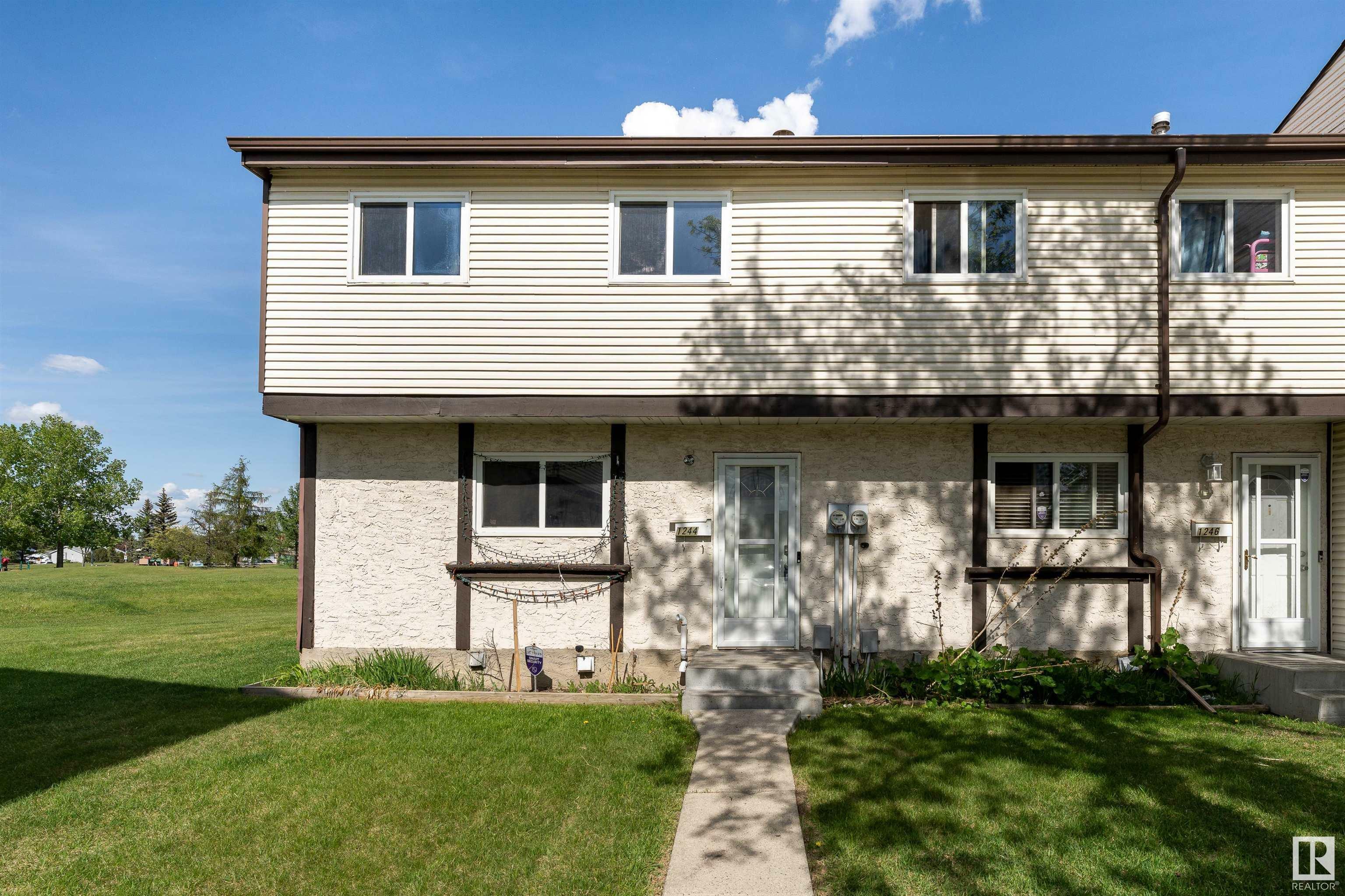 Property Photo: 1244 Lakewood Rd W NW NW AB T6K 3P2
