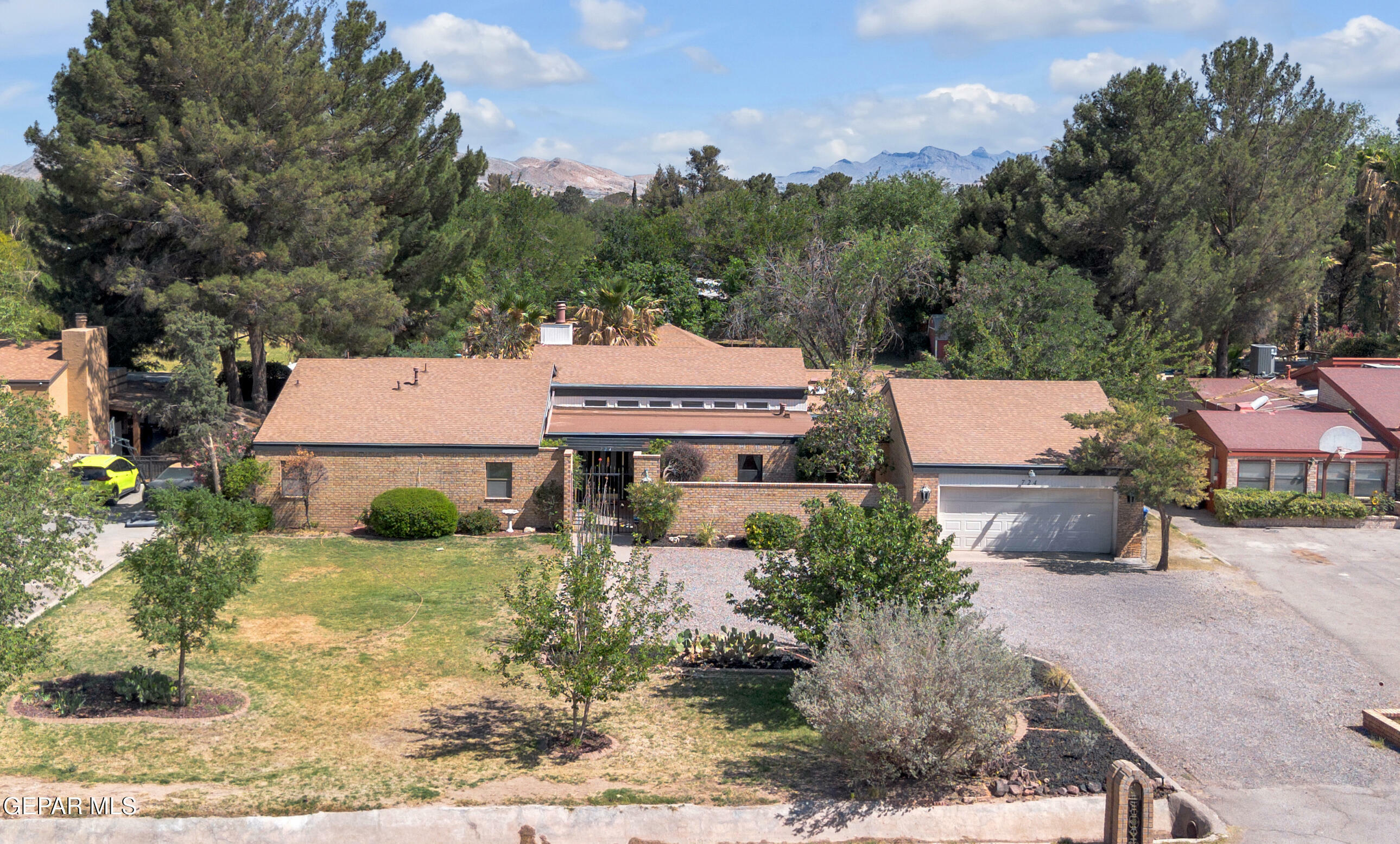 724 Gary Lane Lane  El Paso TX 79922 photo