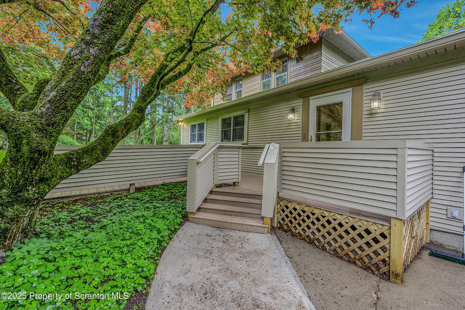 Property Photo:  837 Old State  PA 18411 