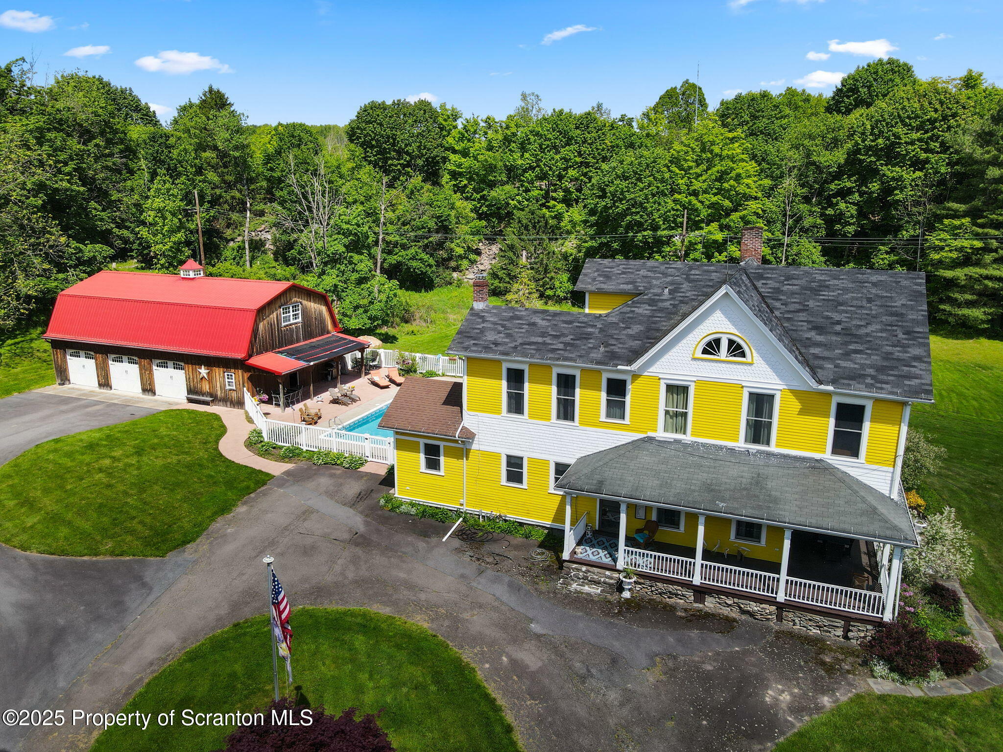 Property Photo:  307 Lily Lake Road  PA 18414 
