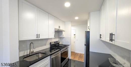 Property Photo: 605 Grove St G5 NJ 07013