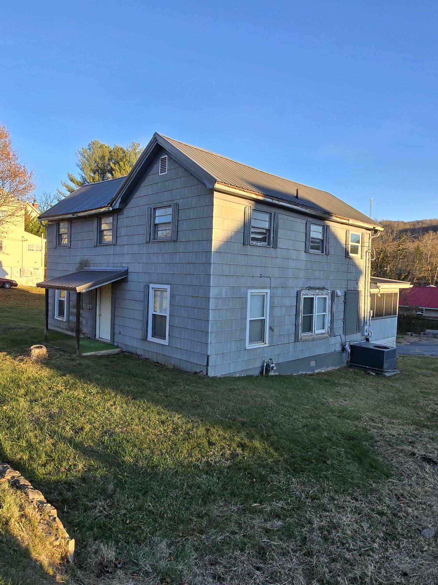 Property Photo:  615 Pocahontas Ave  WV 24970 