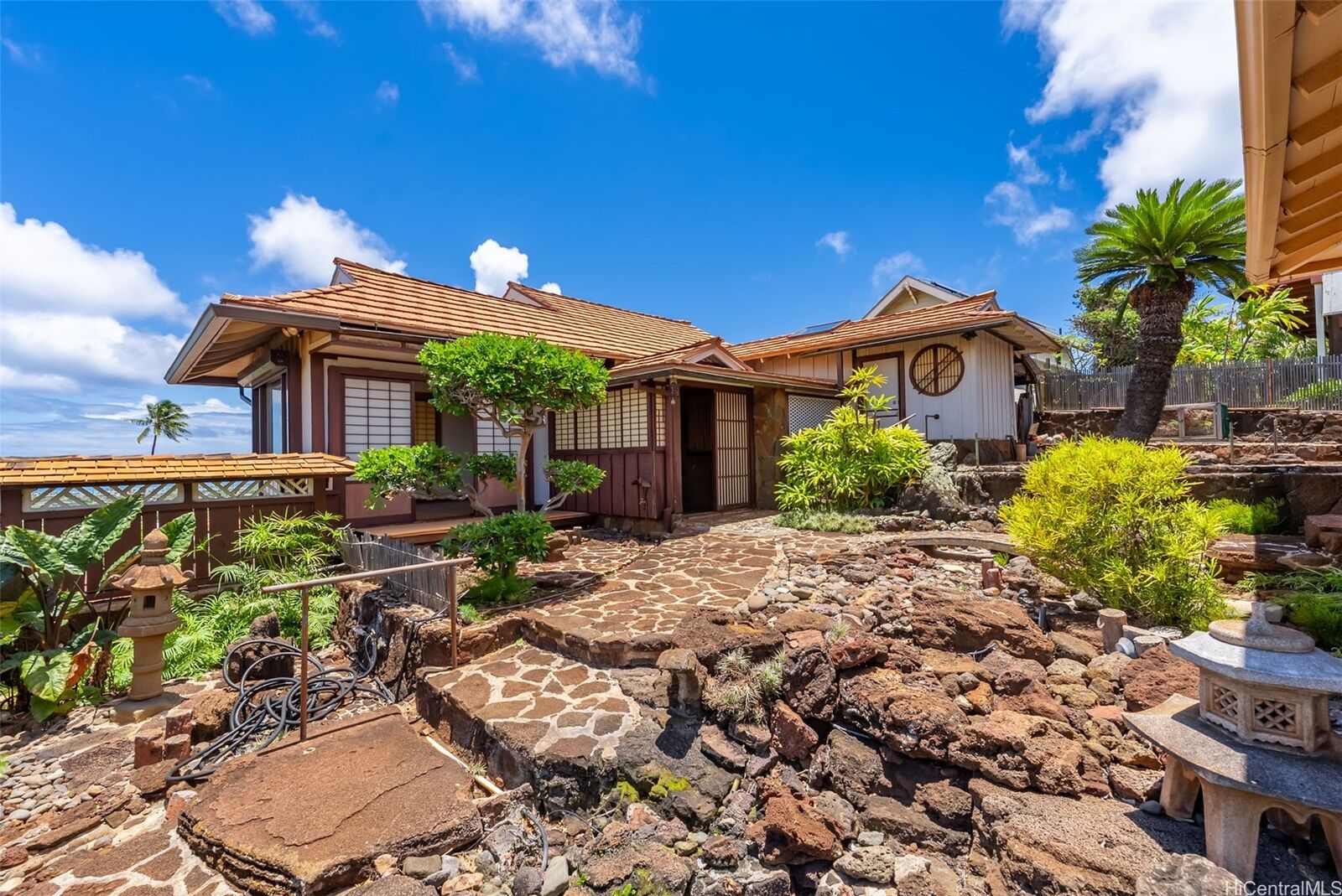 Property Photo:  748 Ocean View Drive  HI 96816 