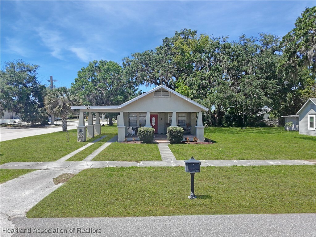 Property Photo: 21 N French Avenue FL 33841