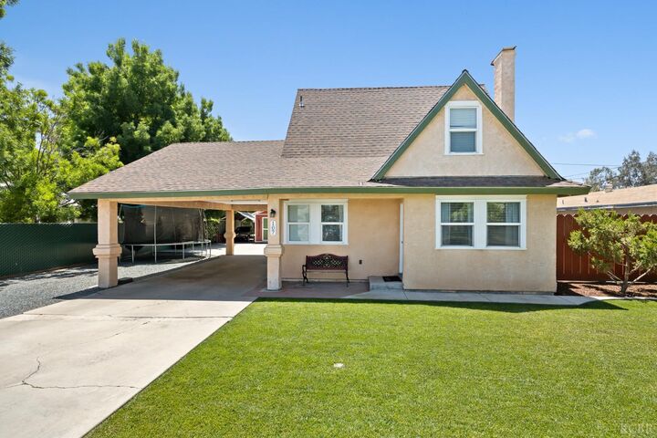 107 E Mountain View  Visalia CA 93257 photo