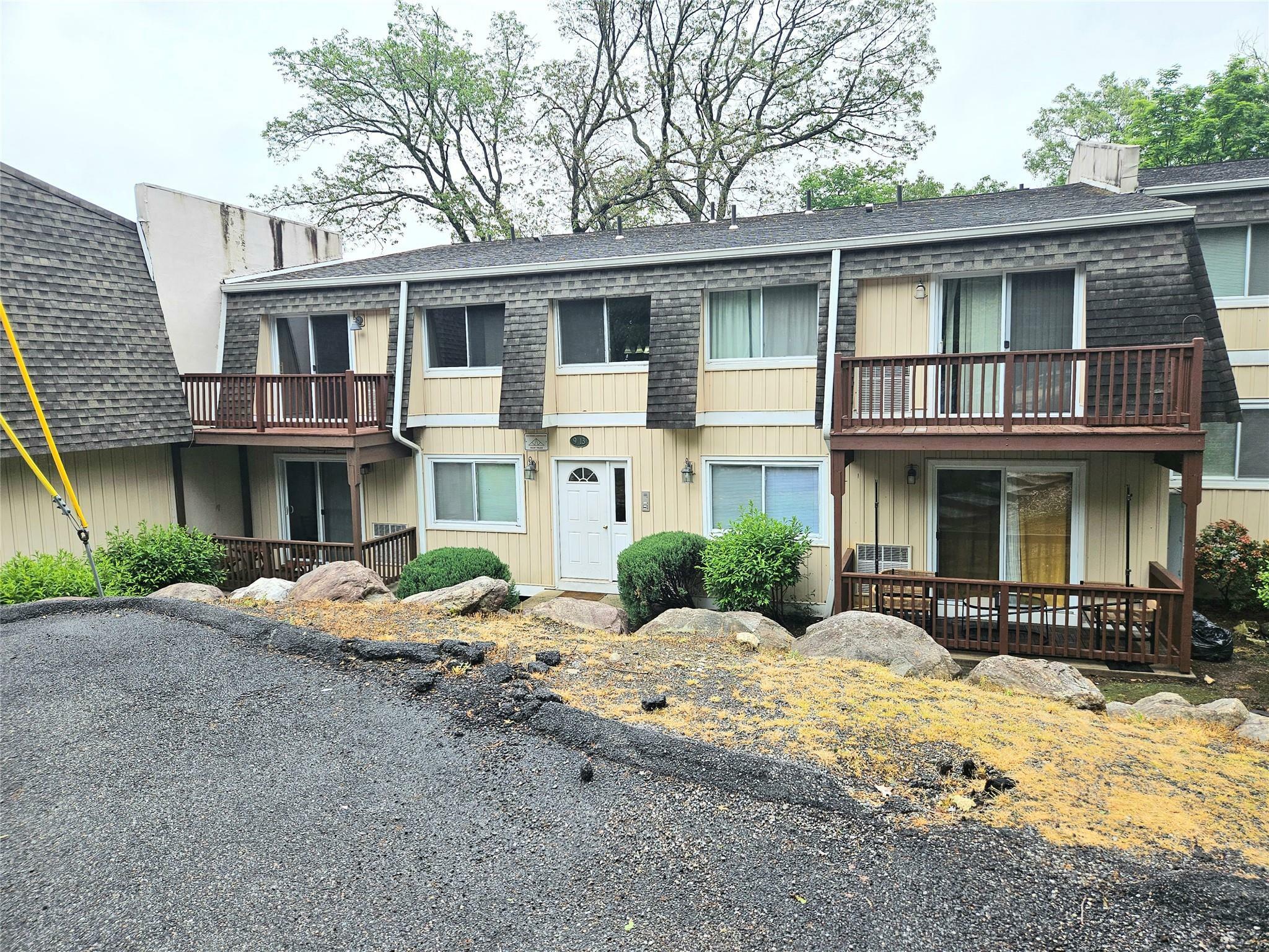 Property Photo: 18 Pavilion Ridge Way 12 NY 10901