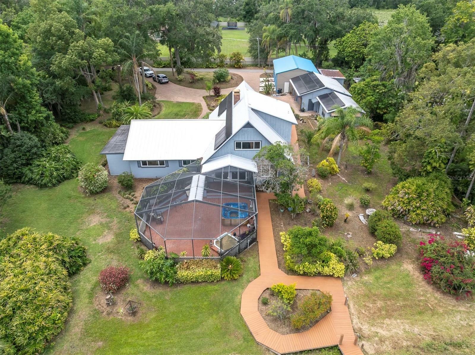Property Photo: 13533 Bay Lake Lane FL 33618