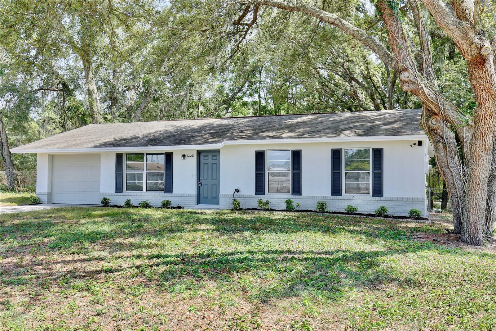 Property Photo: 1228 Padgett Circle FL 32159