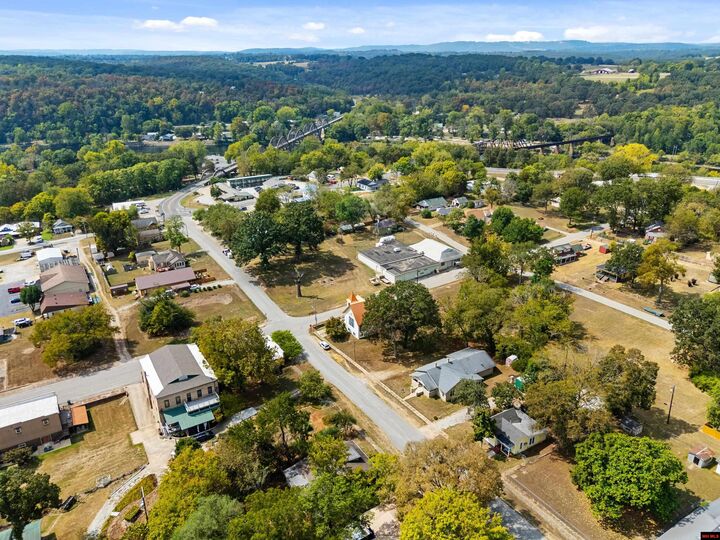 Property Photo: 207 Combs Avenue AR 72626