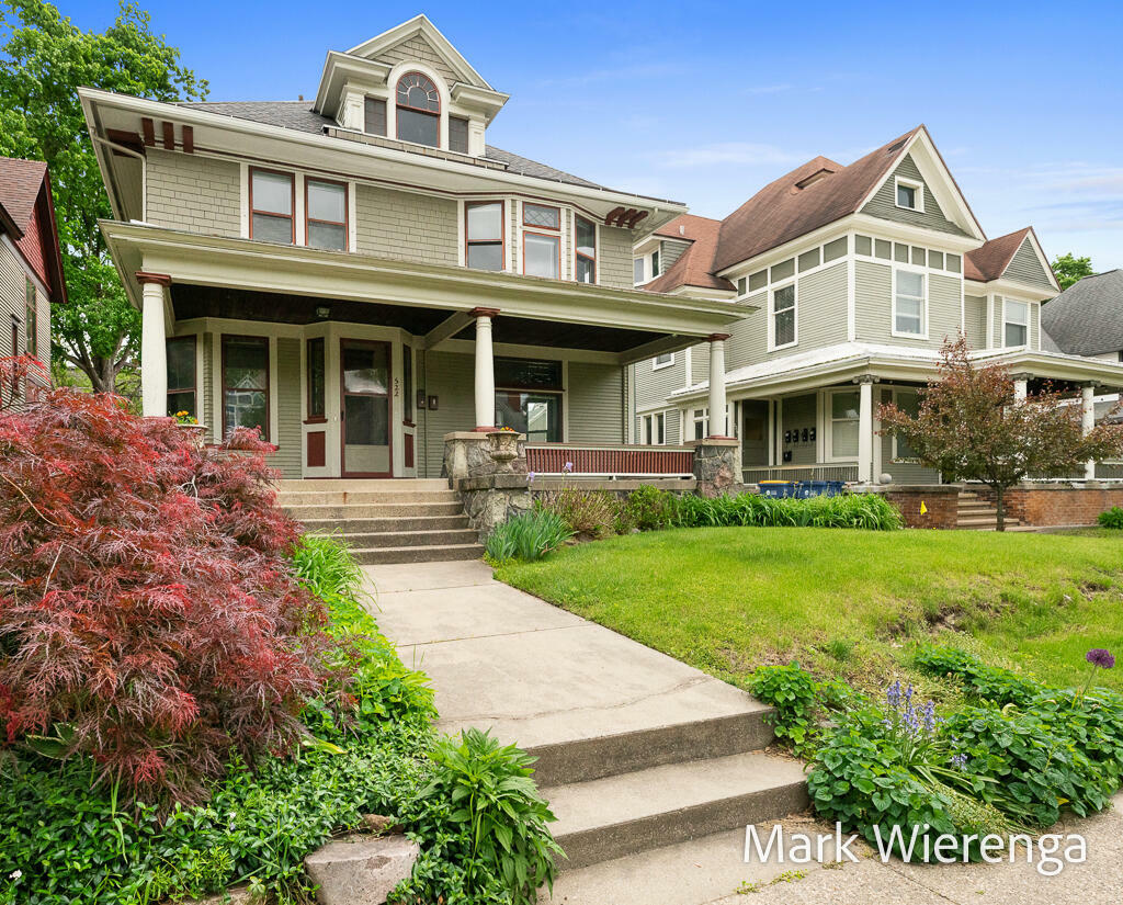Property Photo:  522 Paris Avenue SE  MI 49503 