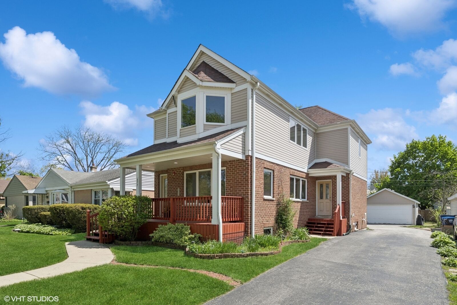 Property Photo:  877 Hollywood Avenue  IL 60016 