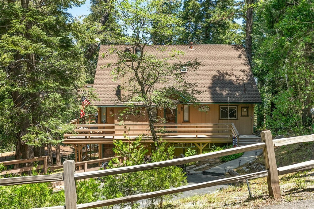 1213 Jungfrau Drive  Crestline CA 92325 photo
