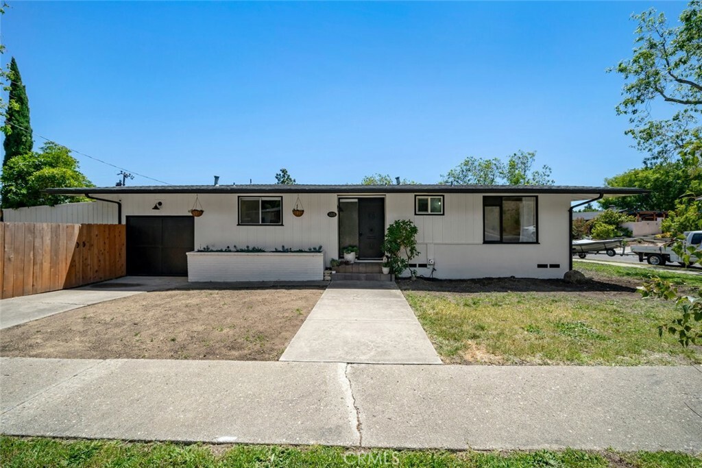 Property Photo:  1215 Sylvia Court  CA 93401 
