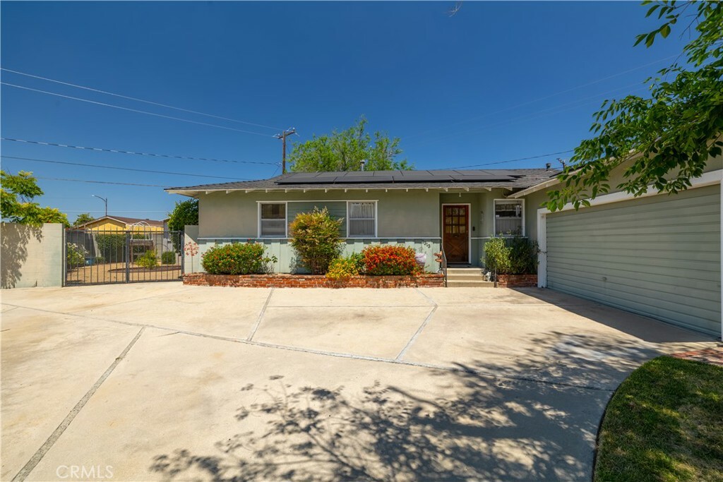 Property Photo: 1313 S Petal Place CA 92805