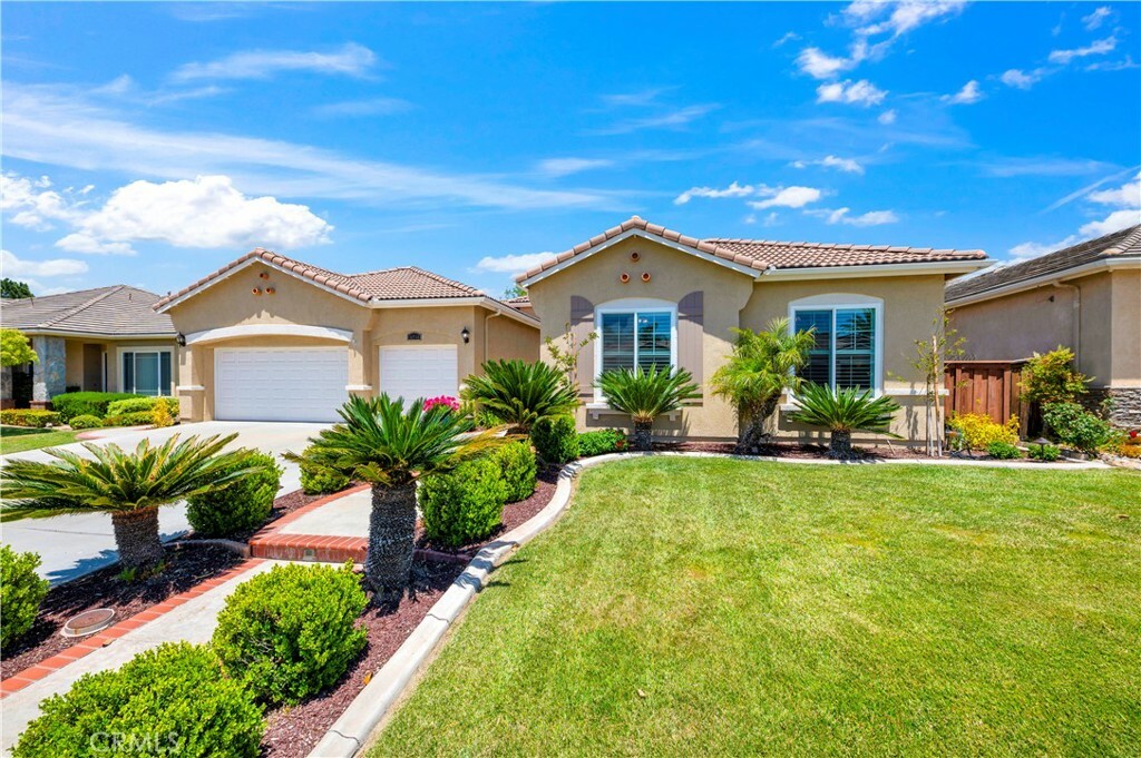 Property Photo: 26716 Kingwood Road CA 92563