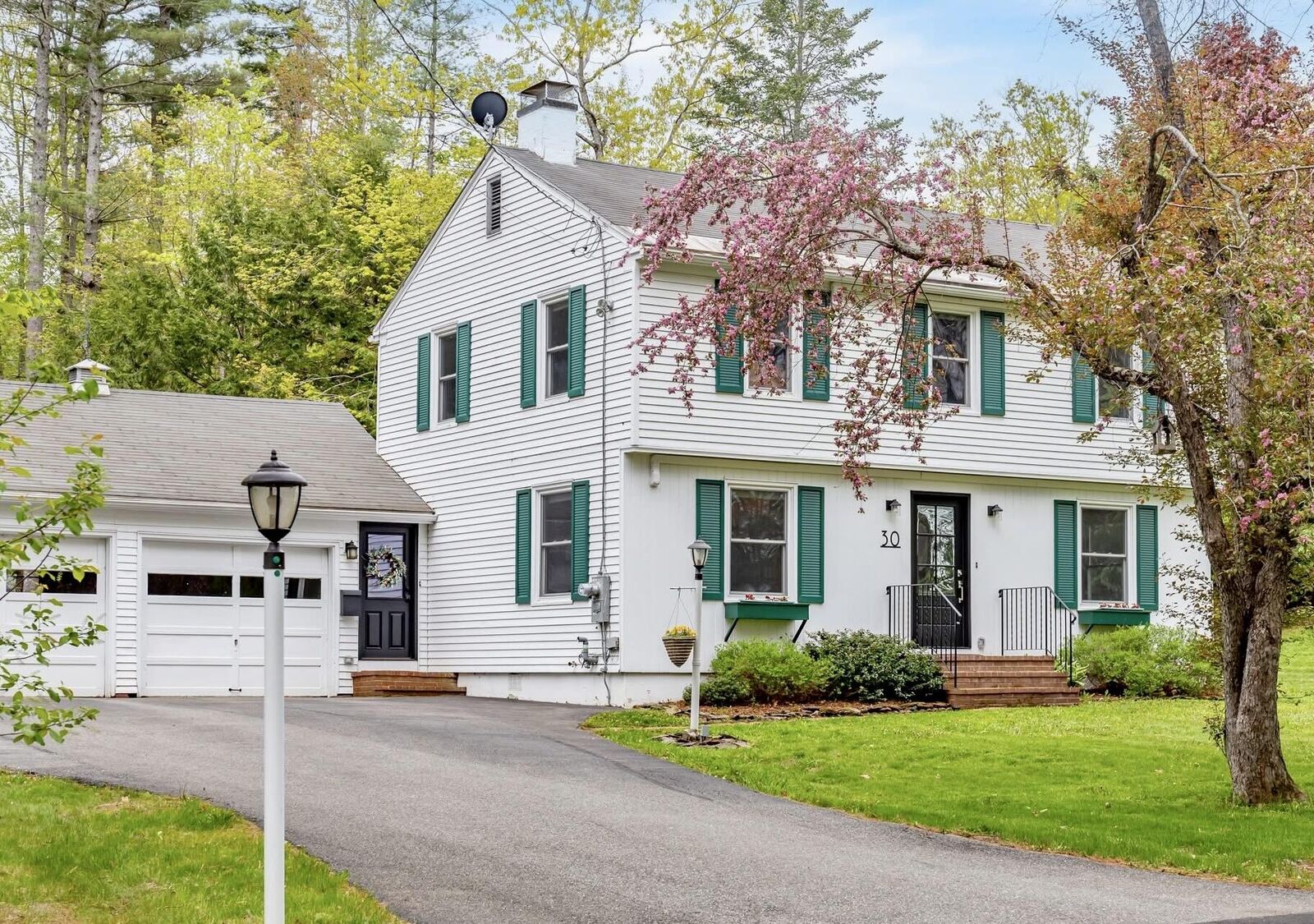 Property Photo:  30 Westwood Drive  ME 04473 