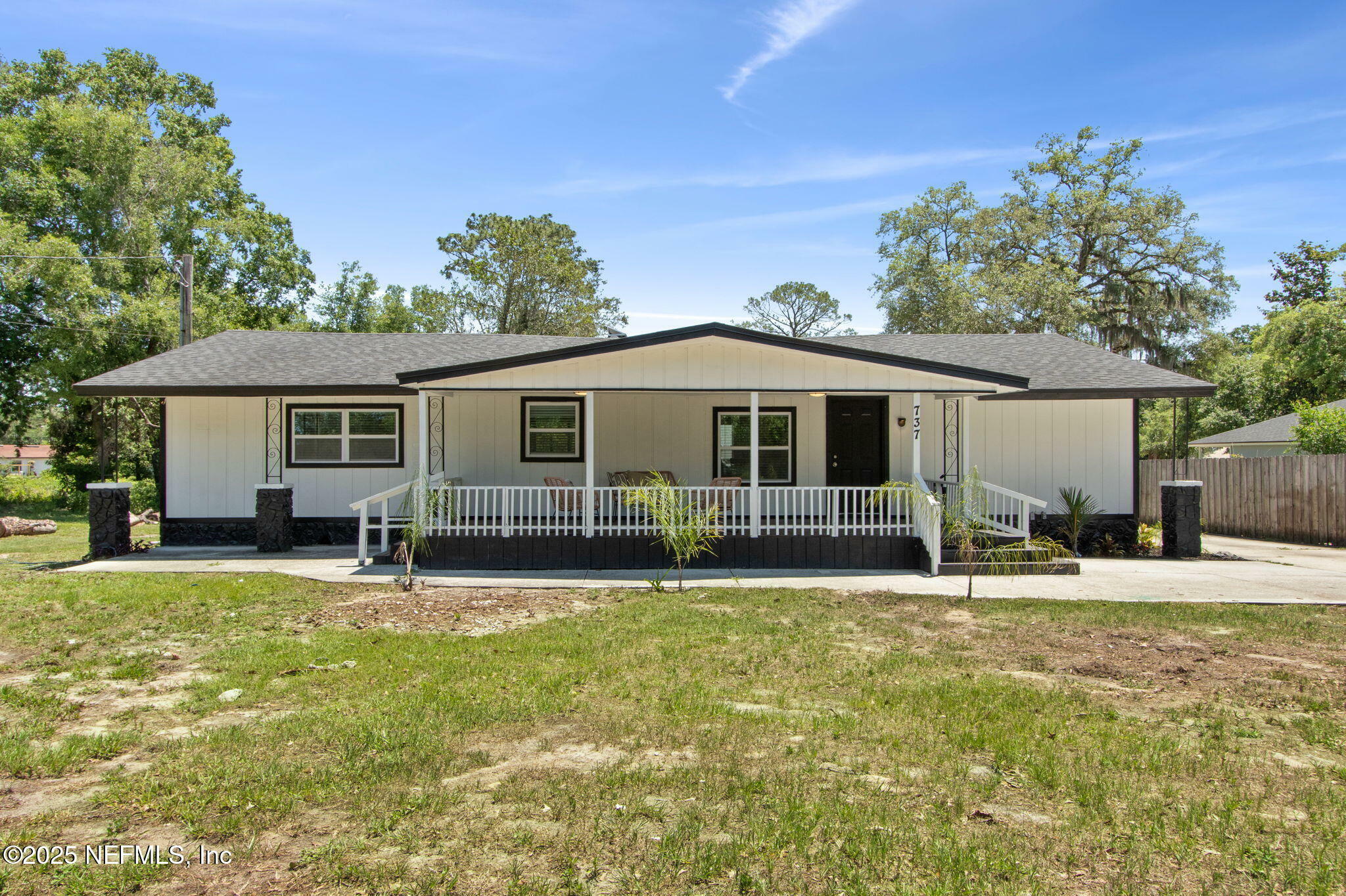 Property Photo: 737 Jackson Road FL 32225
