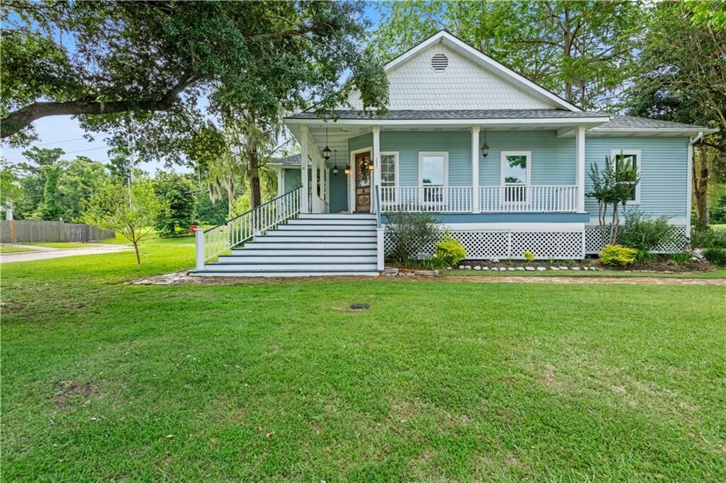 Property Photo: 237 Villere Drive LA 70047