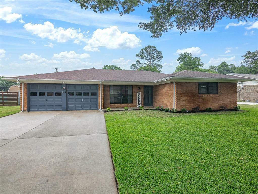 110 N Willow Street  Mansfield TX 76063 photo