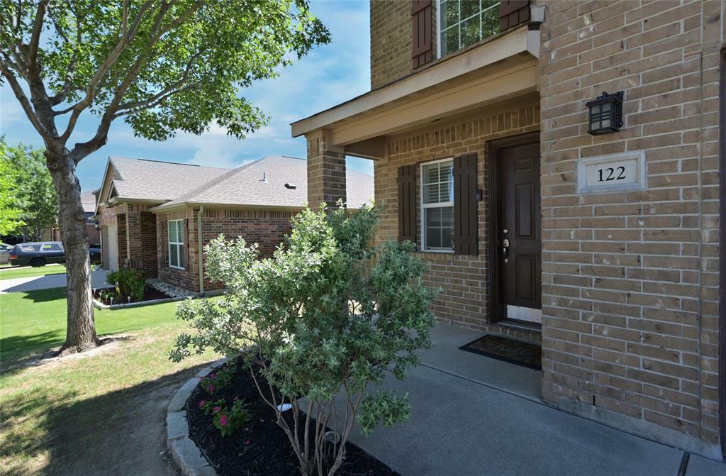 Property Photo: 122 Buffalo Ridge Drive TX 76071