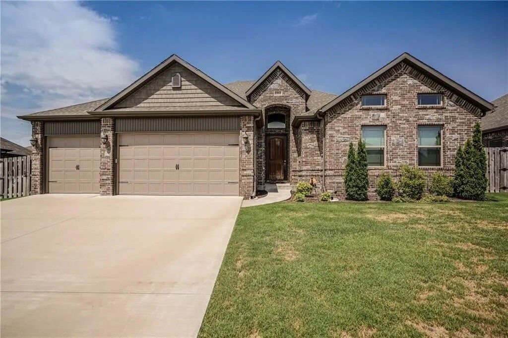 Property Photo:  6304 S 57th Street  AR 72758 