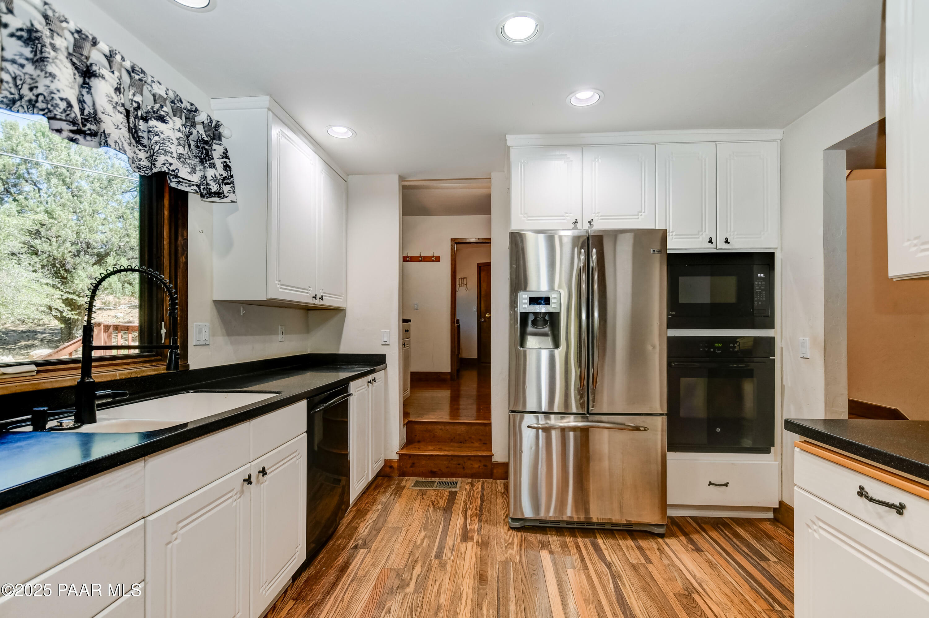 Property Photo: 1106 E Timber Ridge Rd Road AZ 86303