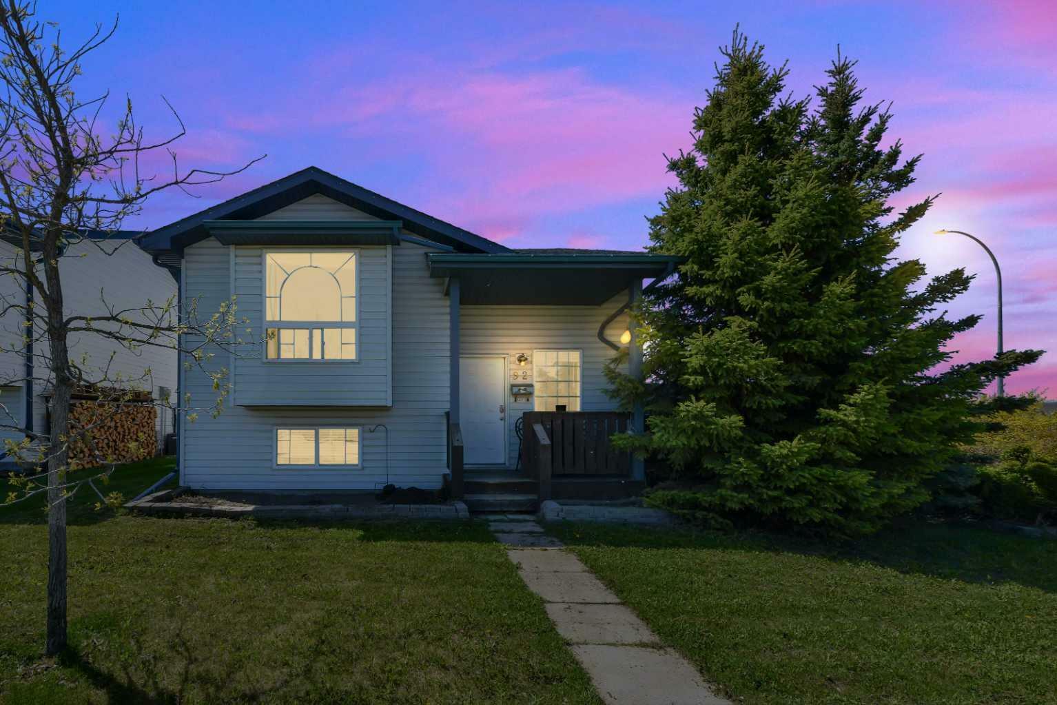 Property Photo: 92 Old Boomer Road AB T4S 2H9