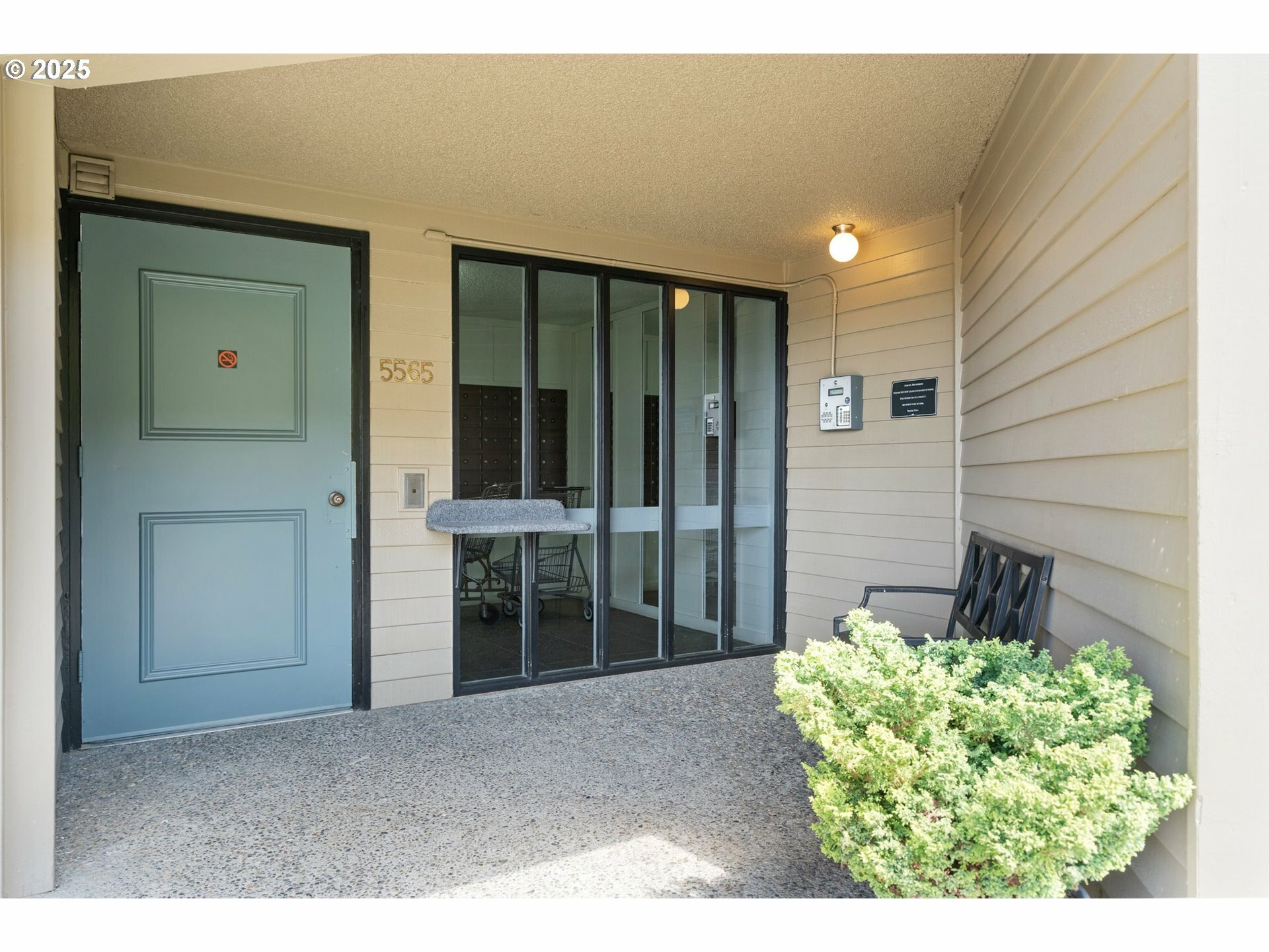 Property Photo: 5565 E Evergreen Blvd 3104 WA 98661