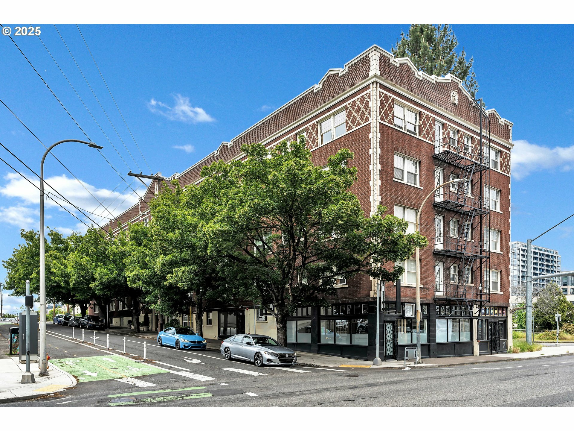 Property Photo:  20 NW 16th Ave 4  OR 97209 