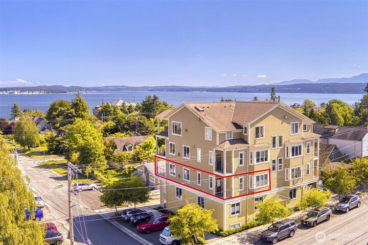 Property Photo:  1215  Lawrence Street 201  WA 98368 