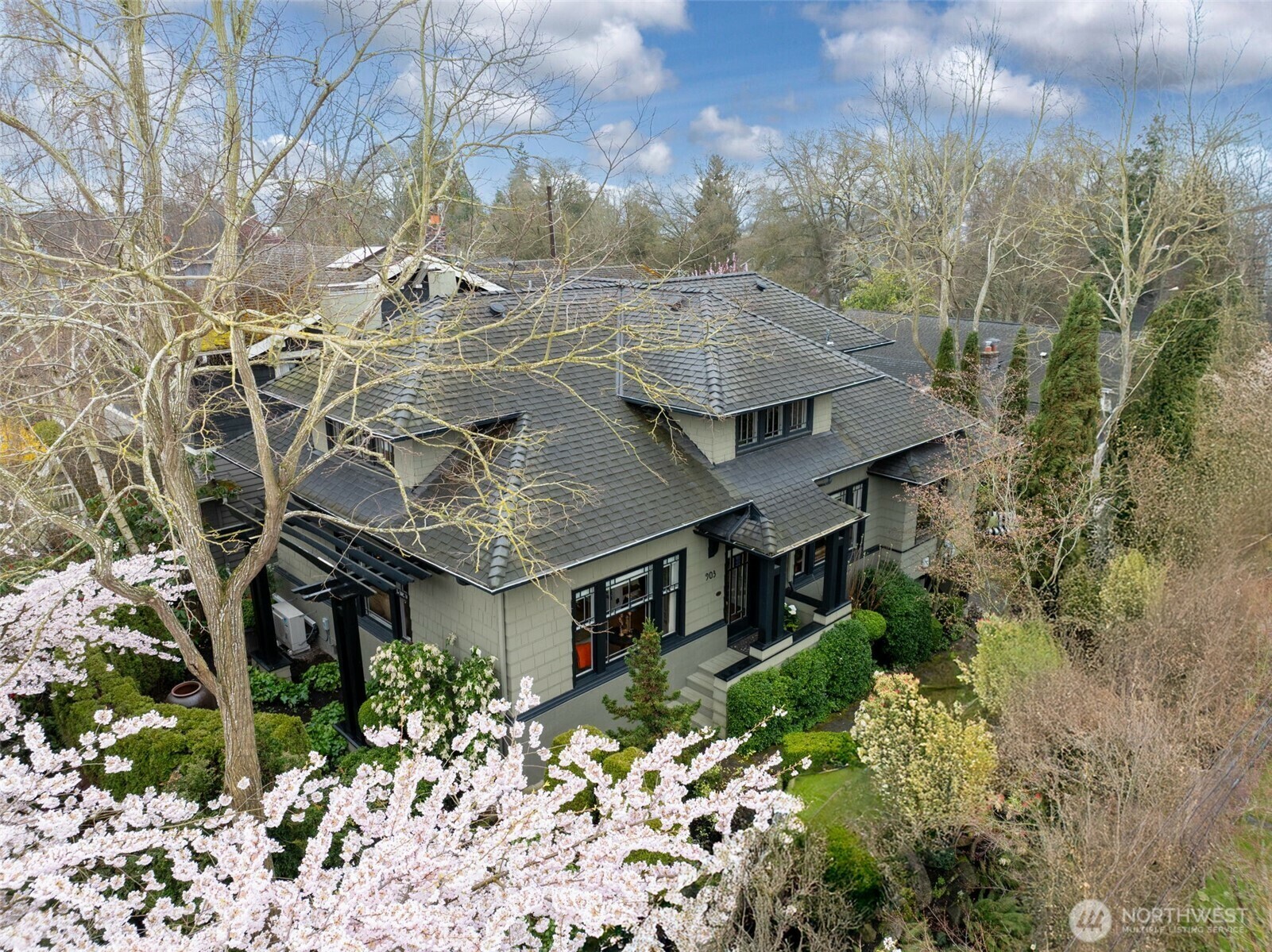 903 W Newell Street  Seattle WA 98119 photo