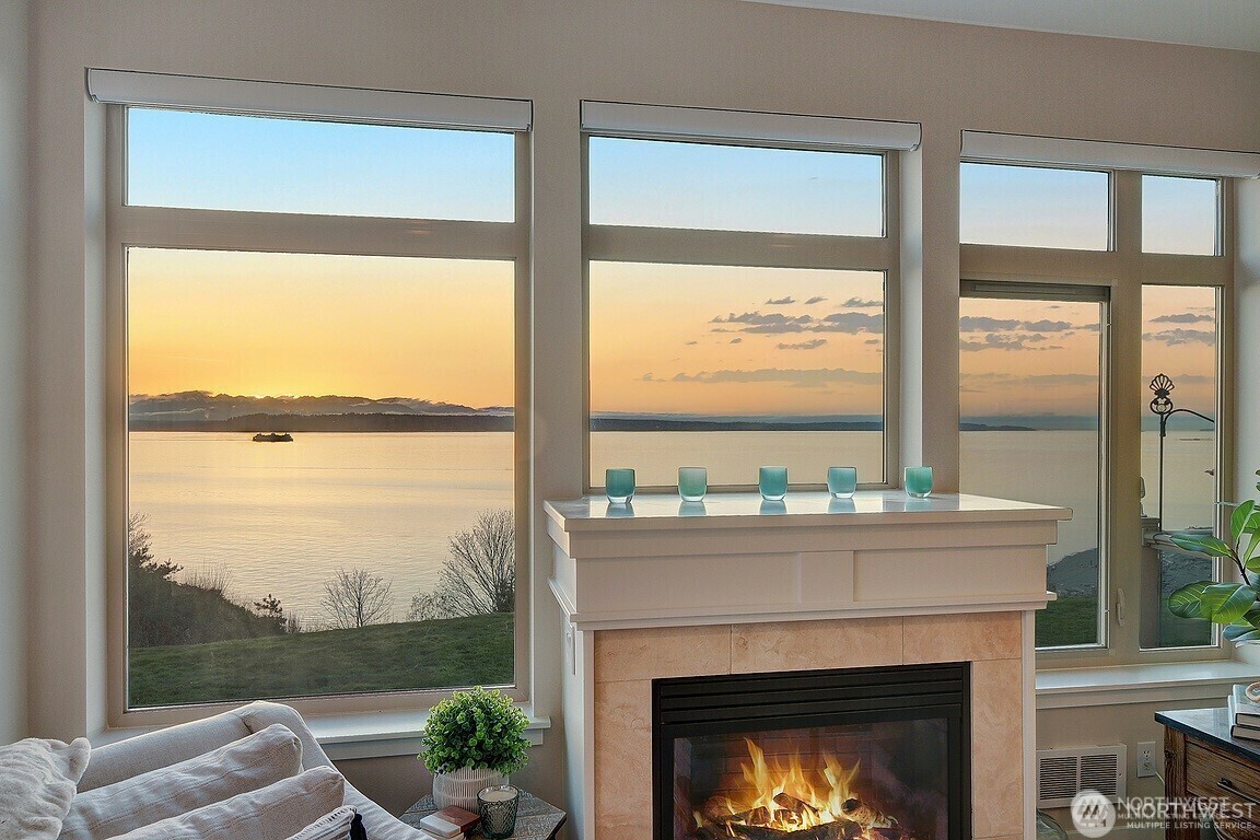 Property Photo: 31 Pine Street 206 WA 98020