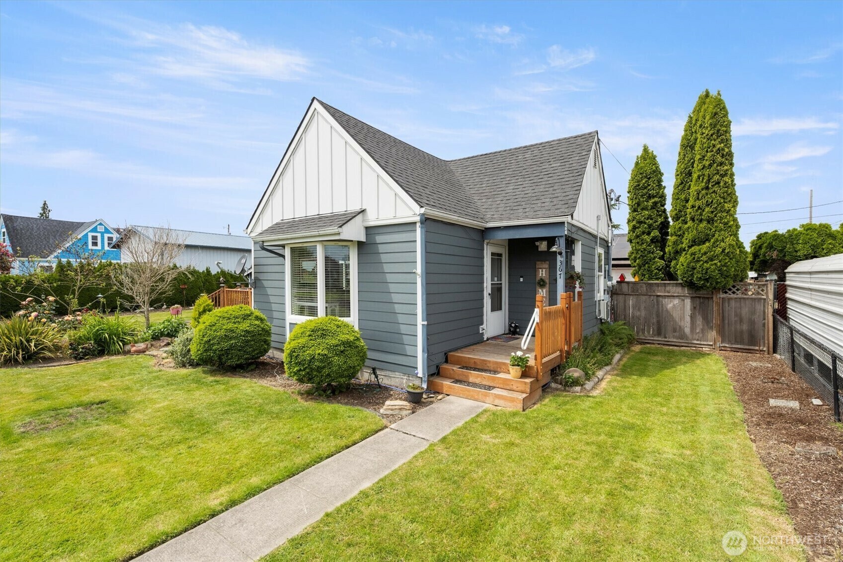 Property Photo: 367 Colorado Street WA 98632
