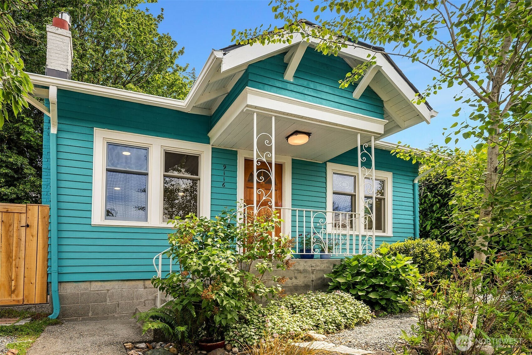Property Photo: 9116 23rd Avenue NE WA 98115