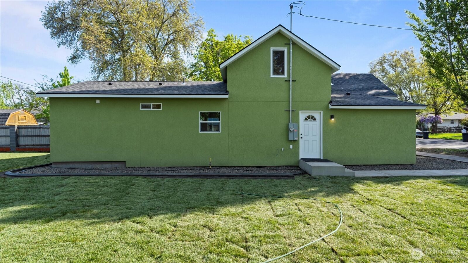 Property Photo:  215 E Oak Street  WA 99362 