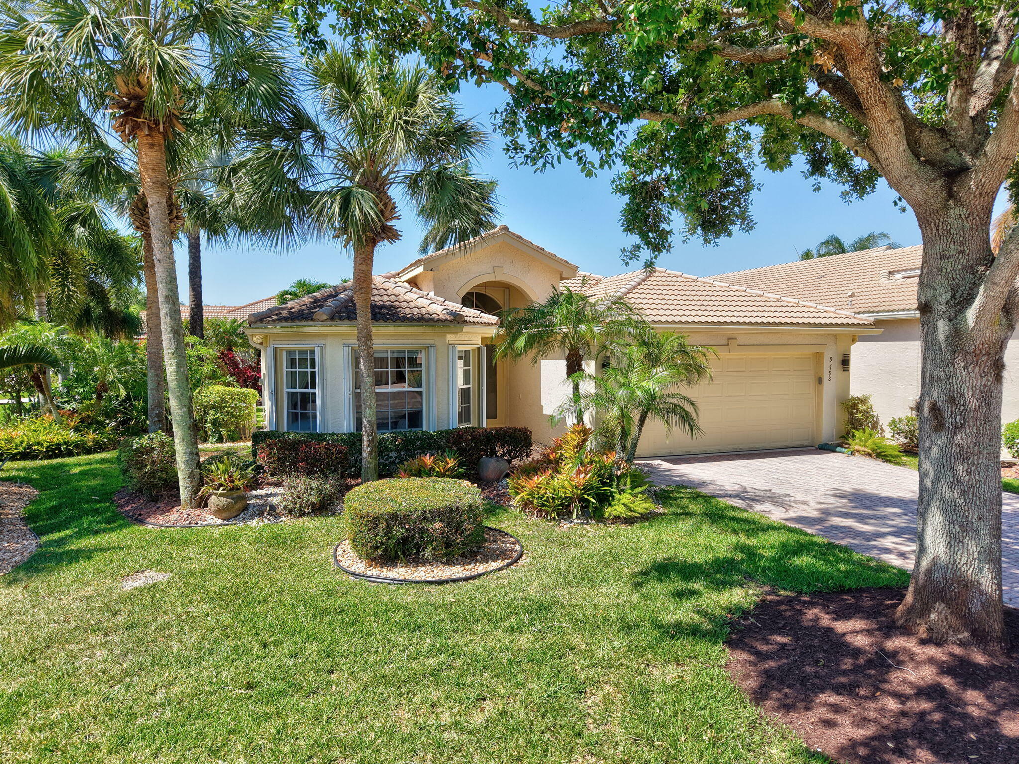 Property Photo: 9798 Casa Mar Drive FL 33467