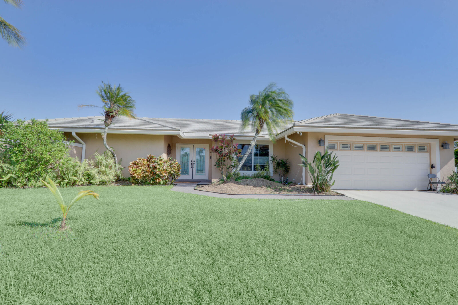 Property Photo: 1855 Lotus Lane Lane FL 33414