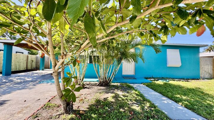 Property Photo:  629 Troy Boulevard  FL 33409 