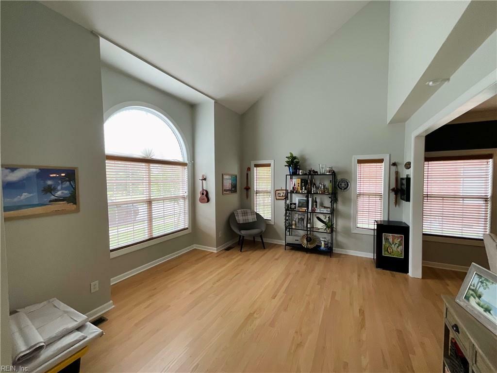 Property Photo: 104 Niblick Cir VA 23434