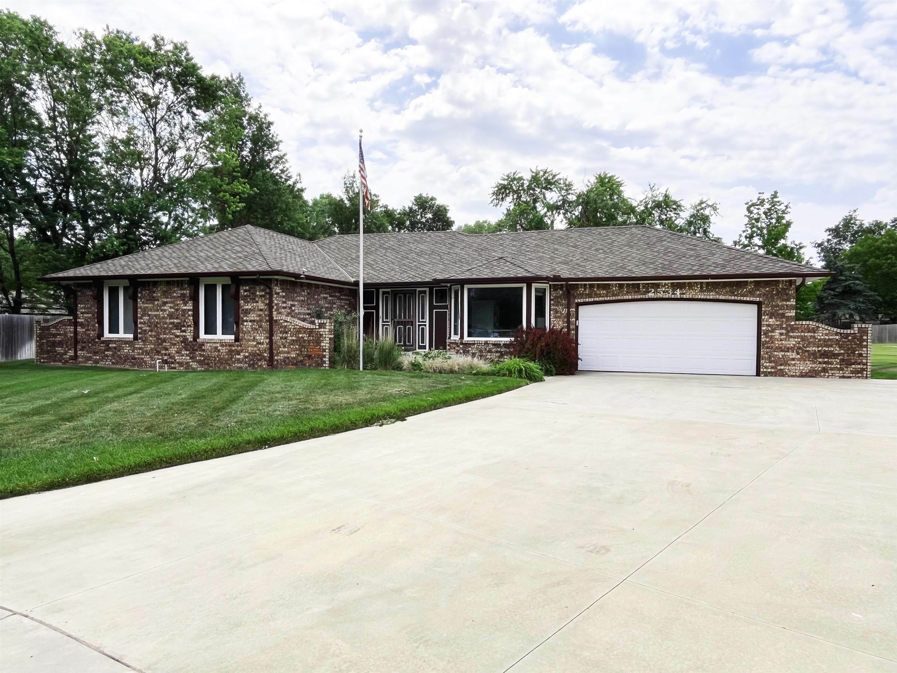 Property Photo: 2534 S Yellowstone Cir KS 67215