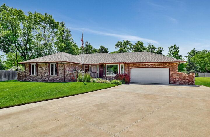 2534 S Yellowstone Cir  Wichita KS 67215 photo