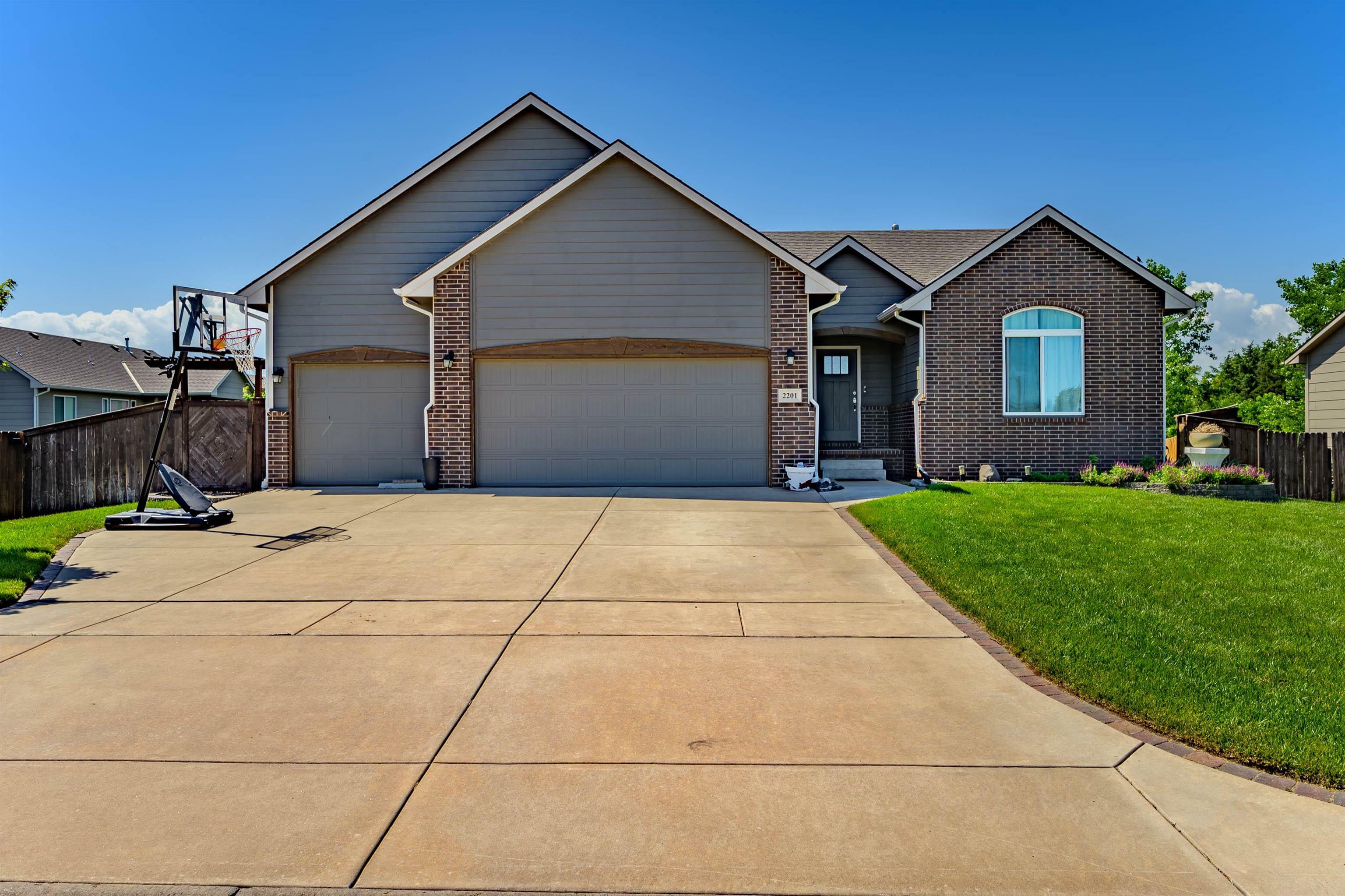 2201 E Sunset St  Goddard KS 67052-8642 photo