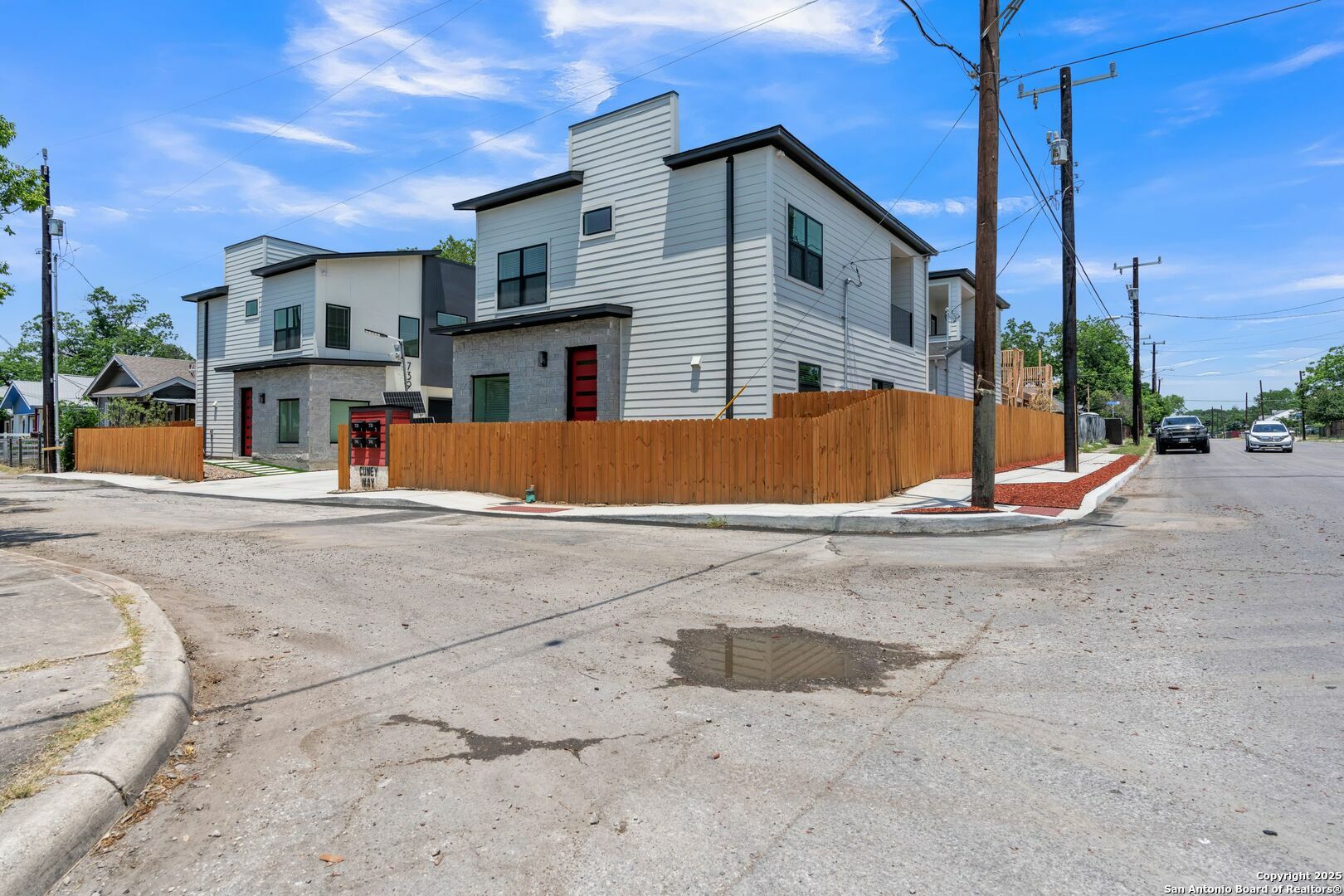Property Photo: 739 Cuney Way 1 TX 78210