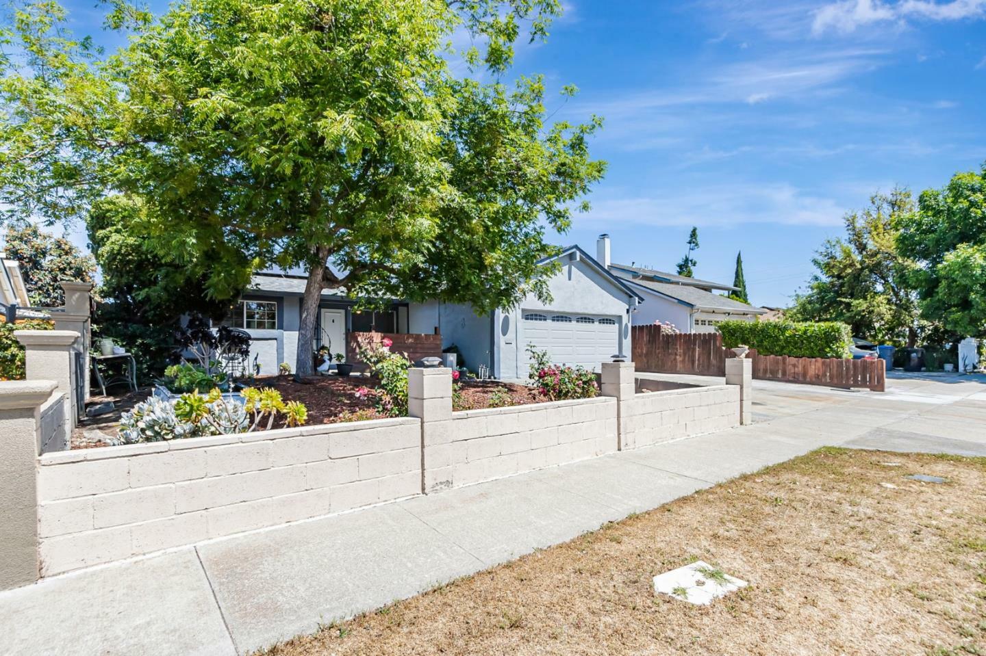 Property Photo: 1963 Lowney Way CA 95131