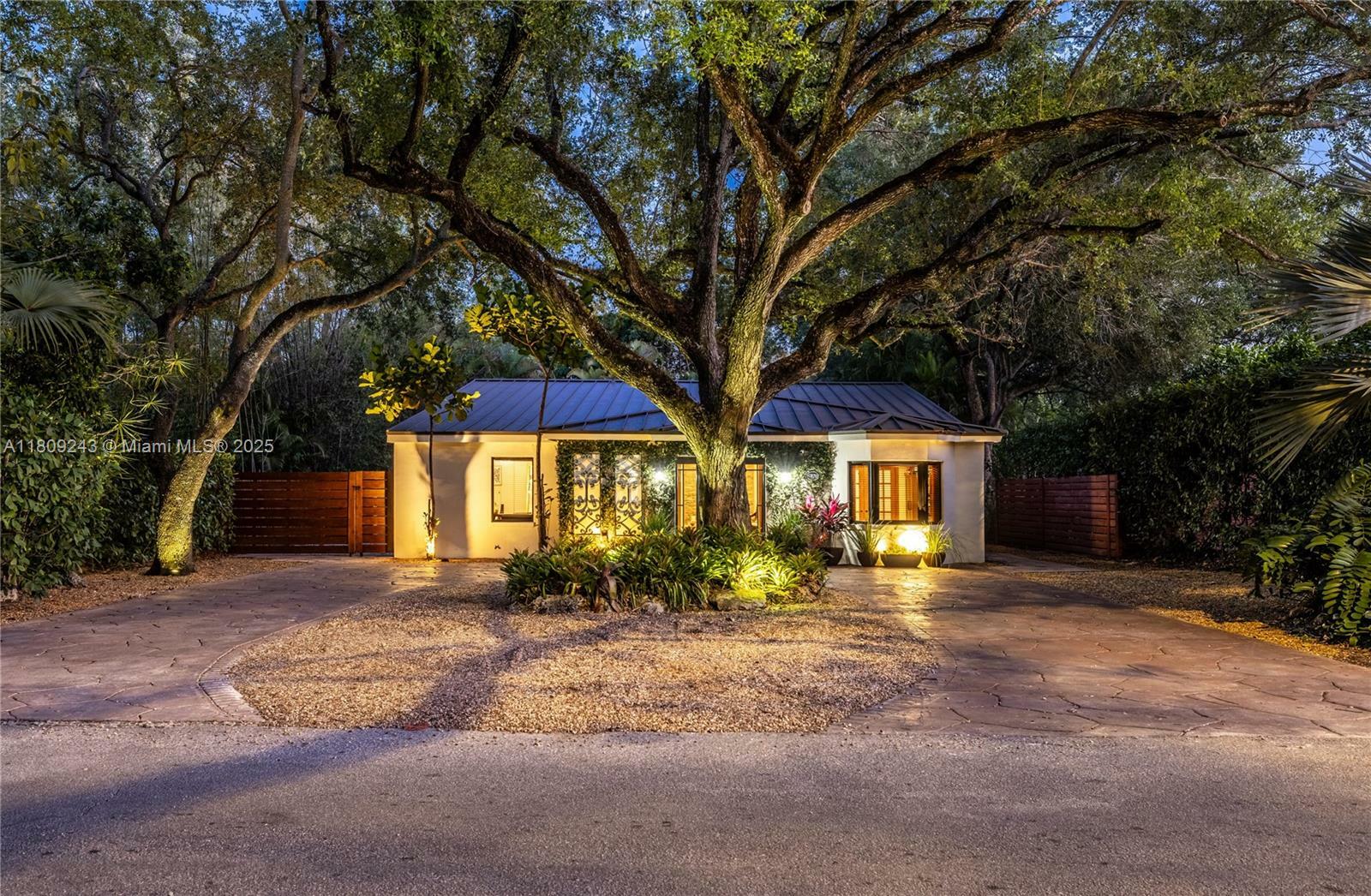 Property Photo: 6870 SW 77th Ter FL 33143