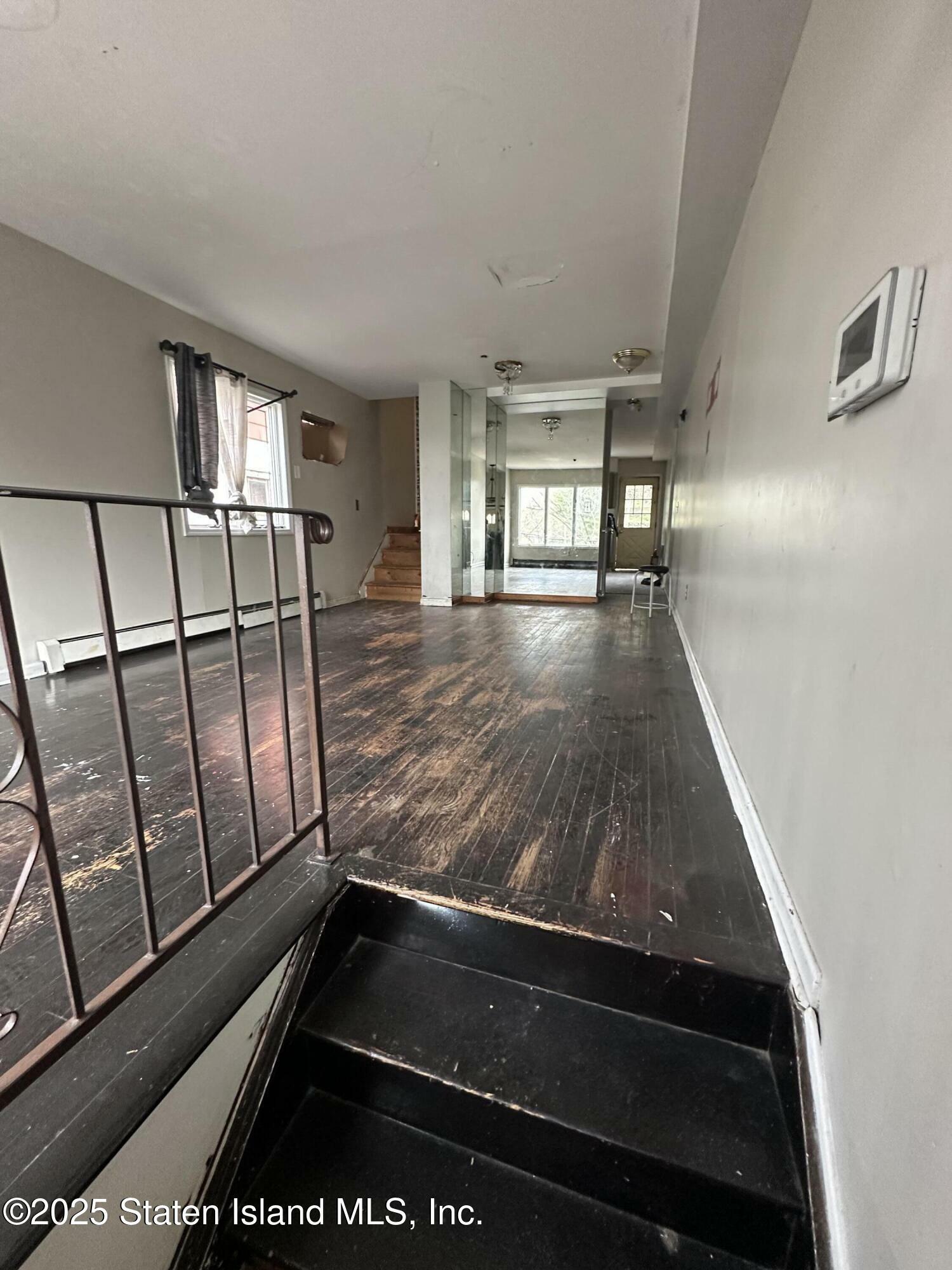 Property Photo:  22 Pommer Avenue  NY 10304 