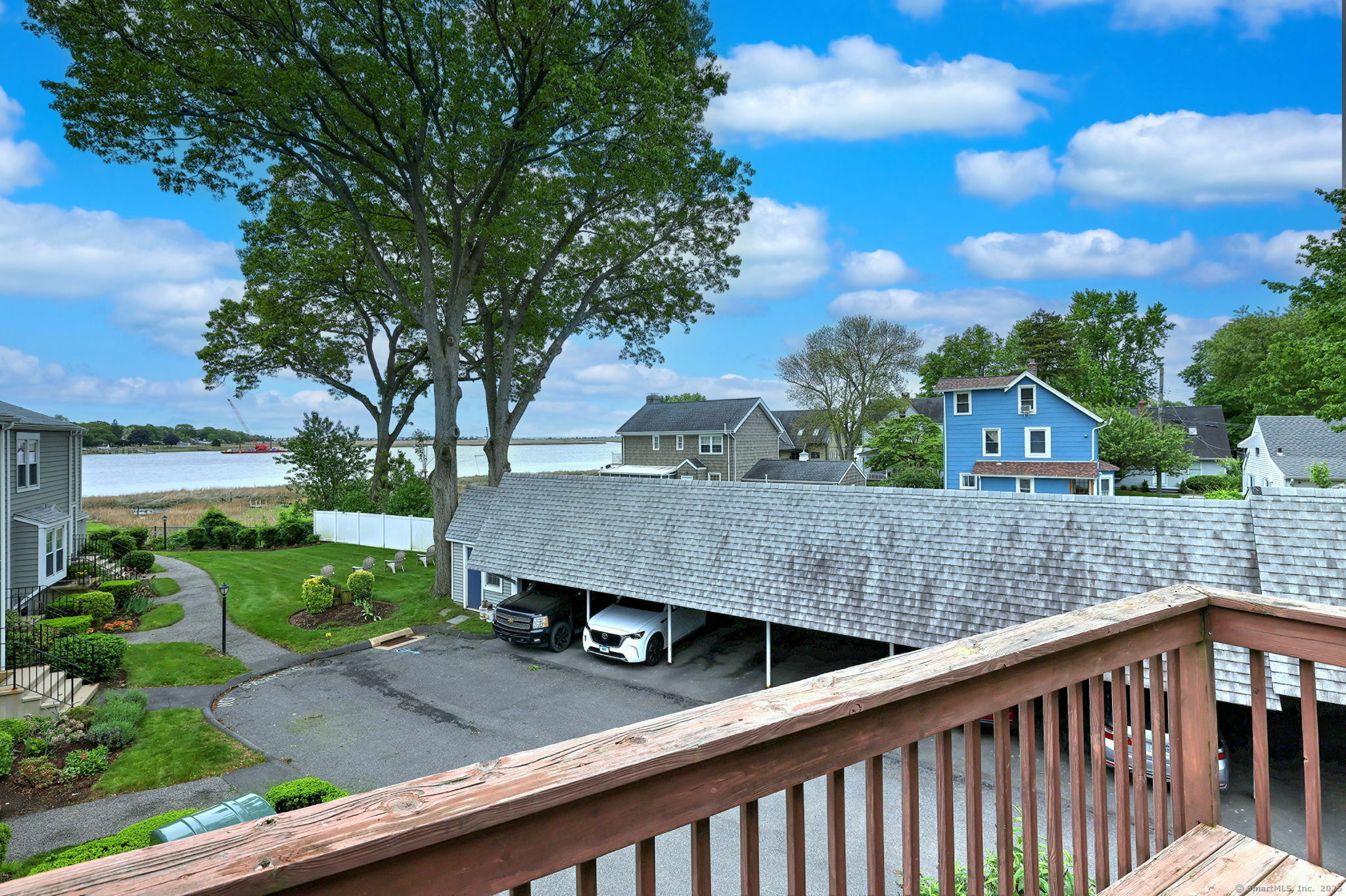 Property Photo: 107 Ferry Court 107 CT 06615