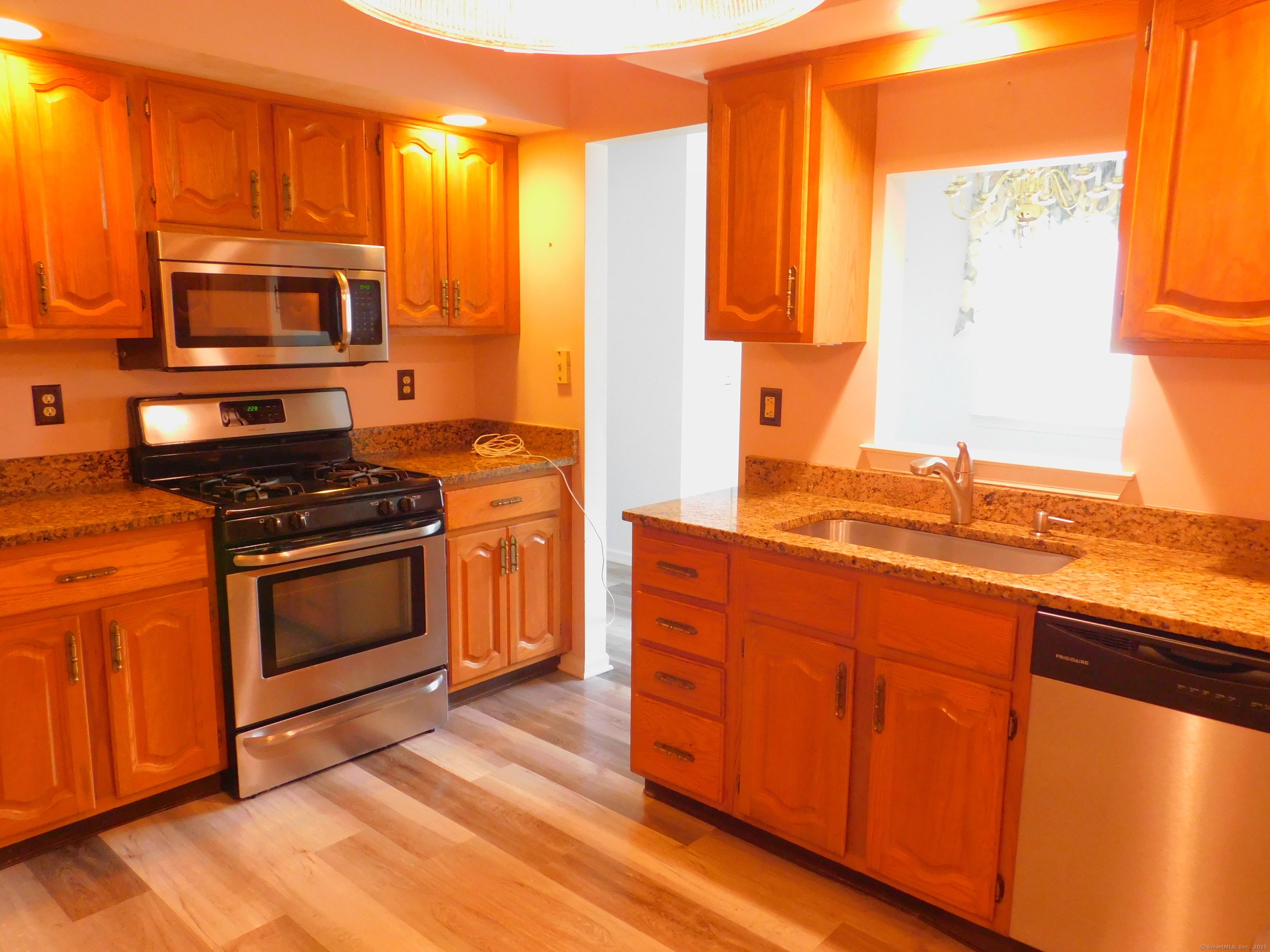 Property Photo:  201 Windgate Circle A  CT 06468 